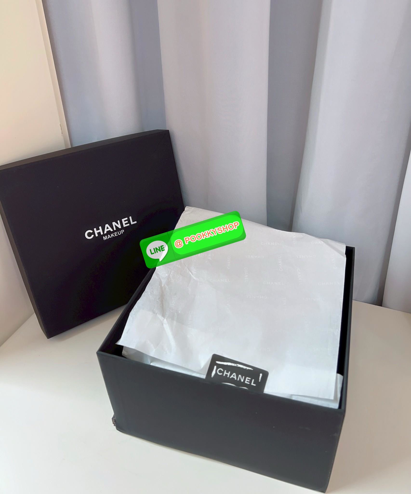 NEW NEW NEW **สินค้าเข้าใหม่** รุ่นนี้บอกเลยว่าสวยทุกอนุ หิ้วไปไหนมาไหนคือเริ่ดไปเลยค่าา CHANEL BUCKET TWEED WITH CHAIN BAG ((Premium gift make up ตปท.)) มีป้ายNot for sale 🔖พร้อมส่งค่าสาวๆ รอบนี้ได้มาไม่เยอะ! กับกระเป๋าขนาดกลางกำลังดี วัสดุผ้าTwe