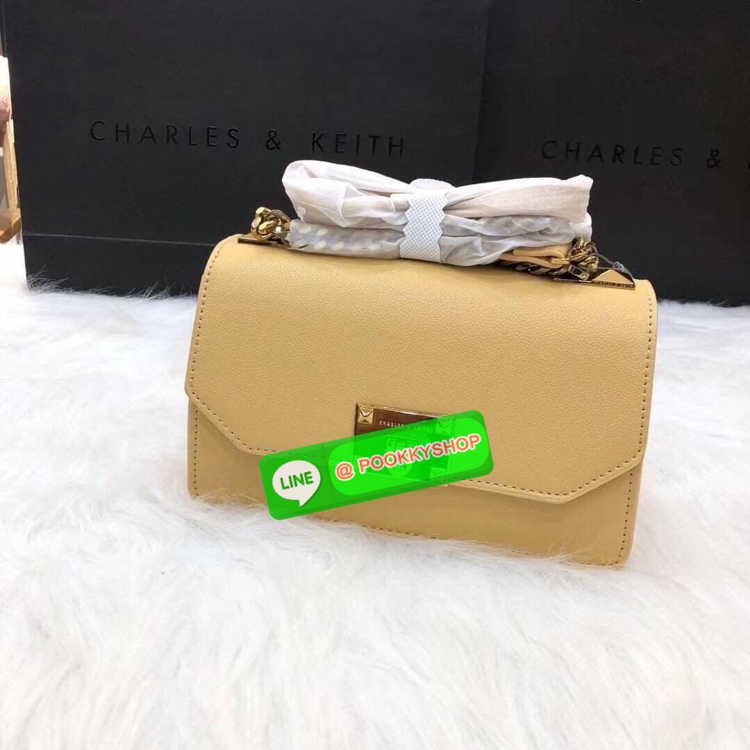 กระเป๋า Ck (charles&keith) หน้าล๊อคคอลเลคชั่นใหม่