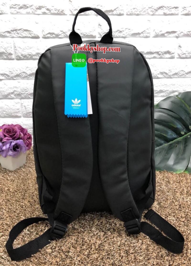 New arrival ! Adidas original 3D backpack พร้อมส่งค่ะ!! กระเป๋าสะพายหลัง รุ่นนี้ใช้ได้ทั้งชายหญิง วัสดุเนื้อ matte สุดฮิต น้ำหนักเบาค่ะ ด้านหน้ามีโลโก้แบรนด์ เปิดปิดกระเป๋าแบบซิปคู่ ภายในโล่ง กว้าง ใส่ของจุมากๆค่ะ มีช่องซิปและช่องเล็กให้ใส่ของจุกจิกค่ะ สา