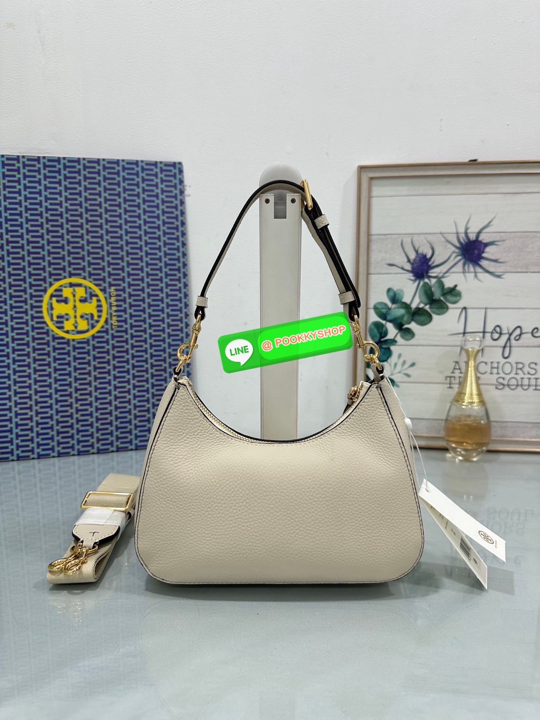🖤 Tory Burch Thea Convertible Crossbody Bag หนังแท้นุ่ม ดีไซน์เรียบหรู พร้อมสายสะพาย 2 แบบ สวยครบทุกลุค ✨ ใบเดียวใช้ได้ทุกวัน ถือก็สวย สะพายก็คล่อง จบในใบเดียว 💼