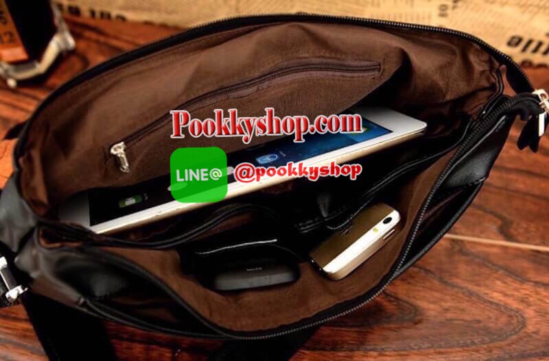 ReStock! ใครที่พลาดรอบที่แล้ว รอบนี้ห้ามพลาดนะคะ! POLO MEN CROSSBODY BAG กระเป๋าสะพาย Limited Edition หนังนิ่มเรียบด้านในเป็นหนังกลับเปิดปิดด้วยฝาปิดแม่เหล็กซ่อนด้านในพร้อมซิปสะดวกใช้ ด้านหน้าปั้มโลโก้ ด้านหลังมีช่องซิป ขนาดกำลังดี น้ำหนักเบา ใส่เอกสาร A4