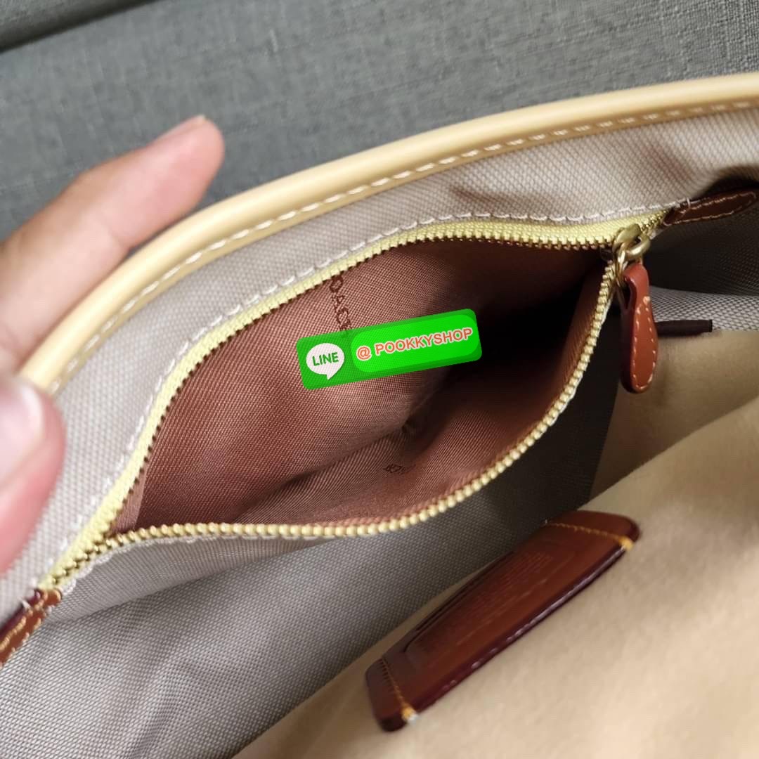 COACH SOFT TABBY SHOULDER BAG (COACH C9804) กระเป๋าข้างเรียบหรู ใบเดียวสะพายได้หลายสไตล์ มีสายสะพายให้ถึง 3 เส้น ปรับเปลี่ยนสไตล์ได้หลายลุควัสดุหนังแท้ทั้งใบ สัมผัสนิ่มมือ น้ำหนักเบา เปิดปิดแบบกระดุมแม่เหล็กเป็นอะไหล่โลโก้แบรนด์ตัวใหญ่ โดดเด่น ภายในกระเป๋