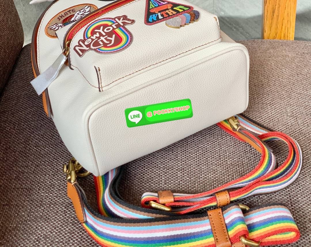 COACH CHARER BACKPACK WITH PATCHES ((CA137)) 🌈หลงรักเธอมากมาย เอาอะไรมาแลกก็ไม่ยอมจ้า🥱 ❣️กระเป๋าสะพายแบบมรหูหิ้ว วัสดุหนังแท้อย่างดี ลายหนังสวยมากๆ ละมุนมือมากๆค่ะ ❣️รุ่นนี้สามารถสะพายแบบเป้ได้//สะพายเฉียงด้านหลังได้//คาดมาด้