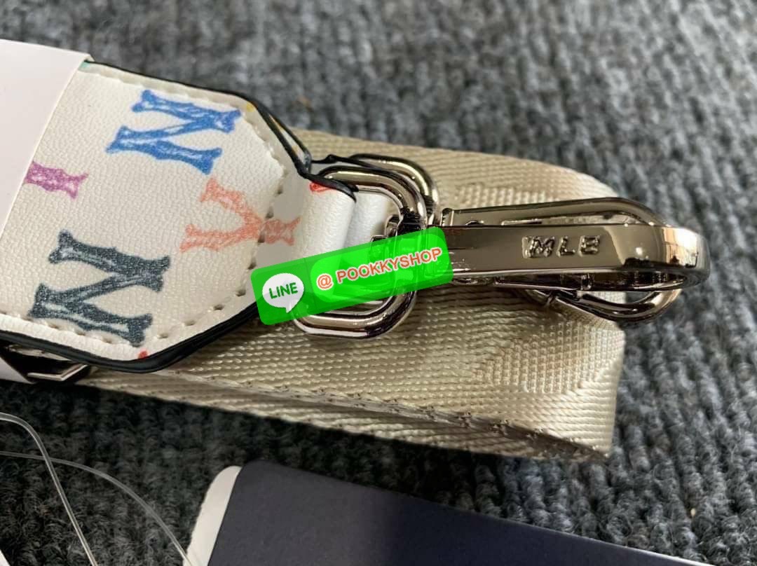 🔥รอบนี้ราคาดีกว่าเดิม🔥พร้อมส่งรอบนี้ราคาดีสุดๆในไอจี3000+‼️ 🎉MLB NY แท้💯 กระเป๋าสะพายข้าง ทรงสวยดีเทลเก๋ โลโก้NYบนกระเป๋าเป็นสแตนเลสอย่างดี งานสวยมากๆค่ะ ลายเก๋สุดๆสายปรับได้ตามระดับค่ะรุ่นนี้ไม่มีไม่ได้แล้วน๊า ป้ายแท็กในตั