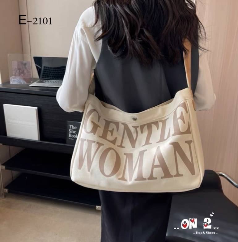 กระเป๋าผ้าแคนวาสนิ่ม Gentlewoman เป็นกระเป๋าผ้าStreet Fashion มีซิปและกะดุมปิดใช้งานได้ทุกวันเบาสบายสายยาวใบใหญ่จุใจค่ะ