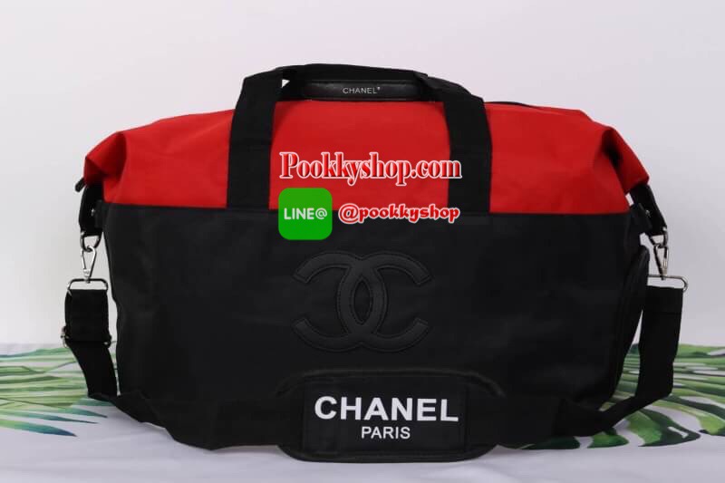 Chanel Authentic VIP Gift Bag Duffle Gym Travel -สินค้าเป็นของแท้ ใหม่ จากเค้าเตอร์เครื่องสำอาง/ น้ำหอมของแบรนด์- Chanel vip gift bag ของแท้ 100% ใช้เป็นกระเป๋าเดินทาง/ไปฟิตเนส ไปยิม หัวซิปปั้มโลโก้ ด้านในเป็นช่องกว้าง และช่องซิป ฐานกระเป๋ามีช่องแยกใต้กระ