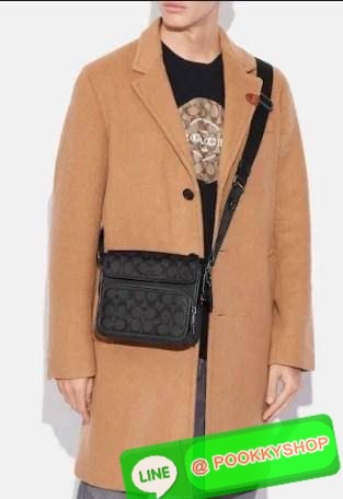 NEW ARRIVAL! COACH SULLIVAN FLAP CROSSBODY IN SIGNATURE ((C9870)) พร้อมส่งก่อนใคร! ทรง สวยเก๋ กระเป๋าสะพายแบบครอสบอดี้ร์ของคุณผู้ชายเค้าเลยค่ะ หนังแท้2แบบสวยงาม น่าใช้มากๆ ✔️รุ่นนี้พิเศษห้อยป้ายแแบรนด์ด้านข้างมาให้2ป้ายเลยค่ะ ด้านหน้ามีช่องซิปใส่มื