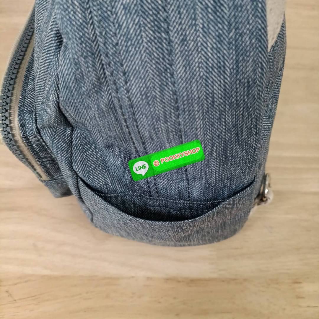 KIPLING Basic Mini Backpack กระเป๋าเป้ใบเล็กกระทัดรัด ขนาดมินิ วัสดุ Nylon + ซับใน Polyester มีหูหิ้ว สามารถสะพายข้าง หรือ สะพายหลังได้ -ช่องซิปหน้า -ด้านข้างมีช่องของเล็กน้อย หรือ ใส่ขวดน้ำใบเล็กทั้ง 2 ด้าน -ซิปหลัก โล่งกว้าง มีสายคล้องพวงกุญแจ พร้อมช่อง