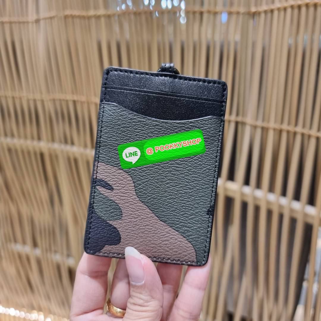 กระเป๋าใส่บัตรคล้องคอ Coach card holder ราคาพิเศษสุดๆ!!! ของหายาก!! ง่ายๆแบบไม่ธรรมดา!! คลาสสิคแต่มีดีเทลโดดเด่น!! กระเป๋าถนอมบัตร พร้อมสายคล้องคอ ดีไซน์ลวดลายสวย ดูดีทุกแบบ ใช้งานง่าย พกพาสะดวก จะใส่บัตรพนักงาน บัตรเครดิต บัตรปชช. ใบขับขี่ และบัตรอื่นๆที