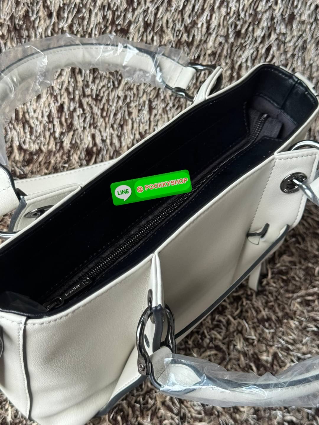 💕LONGCHAMP 3D S HANDBAG กระเป๋าใบนี้สามารถเป็นแบบ cross-body ได้ด้วยสายสะพายไหล่แบบปรับ และยังสามารถถอดออกได้ เมื่อต้องการเป็น Handbag กระเป๋า LONGCHAMP 3D เป็นส่วนหนึ่งของเทรนด์ปัจจุบันด้วยสไตล์สากลที่ทันสมัย ปรับให้เข้ากับวันหยุดสุดสัปดาห์ทําให้