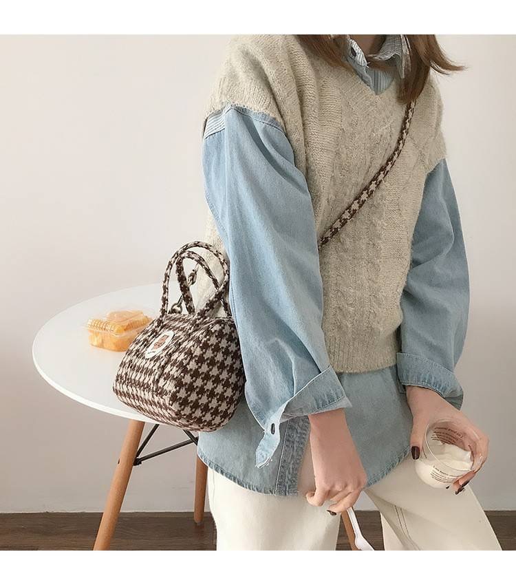 รุ่นใหม่ พร้อมส่ง!!!!!! Bakery Bear bottle bag กระเป๋าถือน่ารักขนฟู มาพร้อมสายสะพายยาวที่ถอดออกได้ ใช้งานได้ตามชอบ