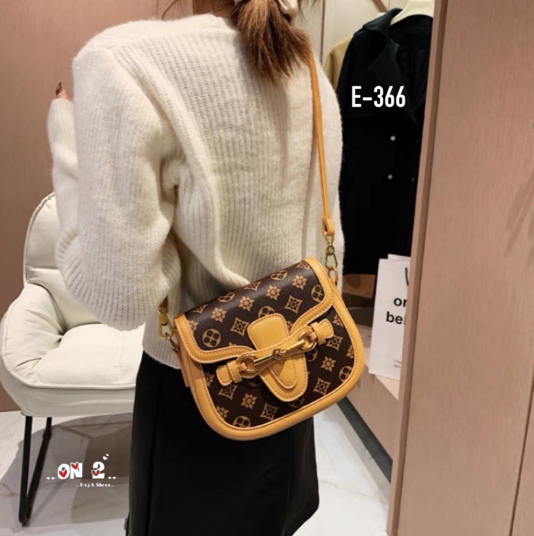 พร้อมส่ง รุ่นสุดฮิตเข้ารัวๆ งานสไตล์เกาหลีเปิดหน้าอะไหล่ทอง มาพร้อมสายสะพายยาว 2 สาย สุดสวยหรูสุดปัง รีบช้อปด่วนค่า