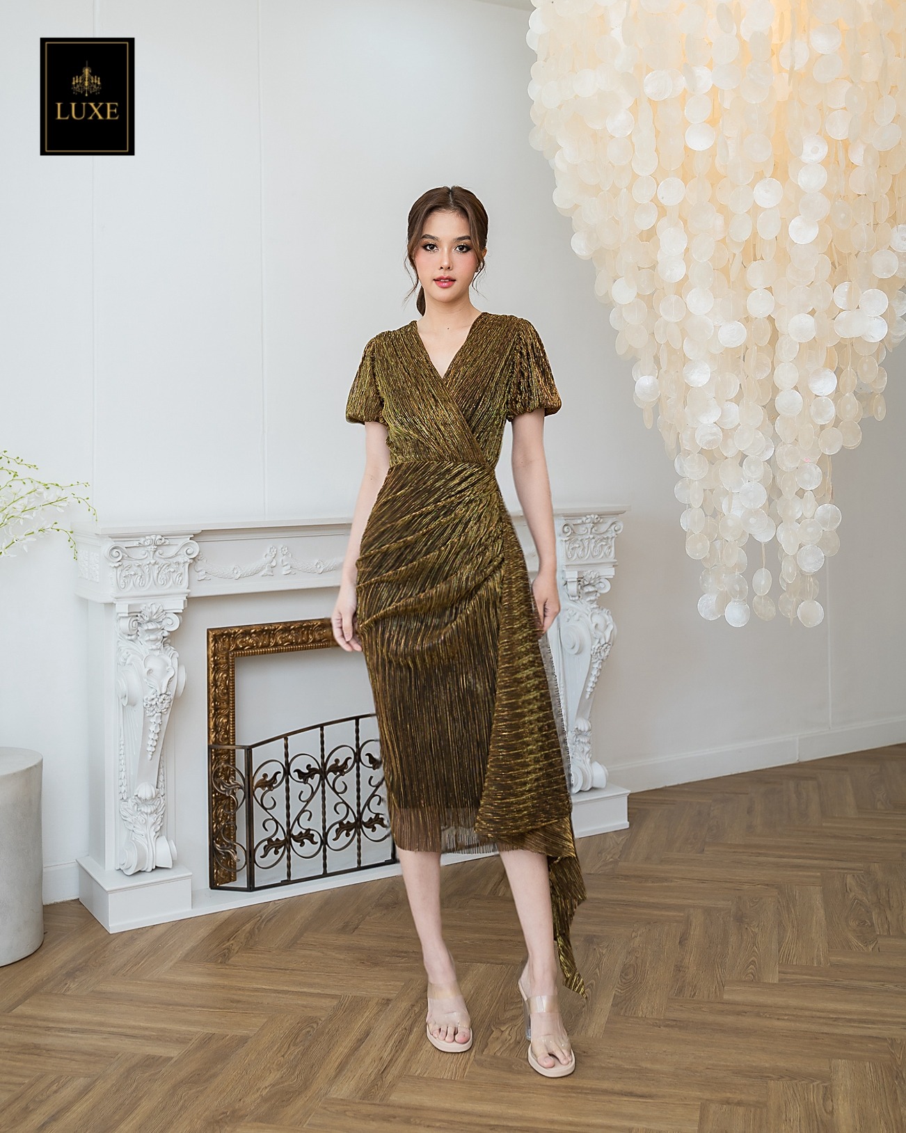 เดรสแฟชั่น เดรสเสื้อคอป้าย แขนบอลลูน กระโปรงทรงสอบจับเดรป แต่งชายระบายยาว