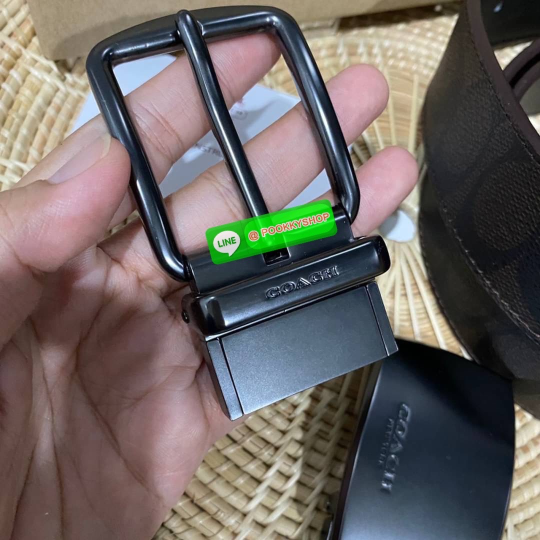 Coach Men’s Belt Double Buckle Double Sided Box Set Belt For Gift Coach Set เข็มขัดสำหรับผู้ชาย ภายในเซทมีสายเข็มขัด วัสดุ PVC 1 เส้น และ หัวเข็มขัด 2 แบบ2สไตล์ หัวเข็มขัดปั้มแบรนด์ รุ่นนี้สามารถหมุนกลับด้านสลับใช้งานง่ายทั้ง2ด้าน สายเข็มขัดปรับระดับได้เจ