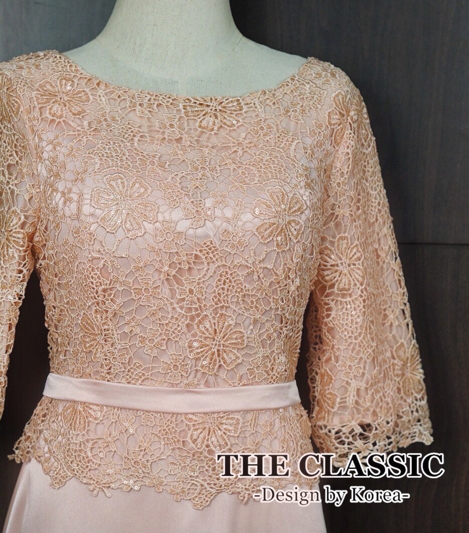 เดรสแฟชั่น เดรสยาวออกงาน ช่วงบนใช้ผ้าลูกไม้ทอแน่นอย่างดี