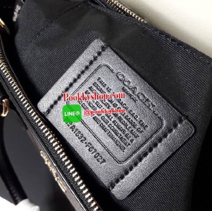 COACH F67027 MINI SURREY CARRYALL IN SIGNATURE CANVAS (COACH F67027) รุ่น 9 นิ้ว Coach ทรง prada รุ่นนี้มี 2 ซิป และช่องใส่ของด้านในเยอะมากๆ เกินคุ้มเลยทีเดียว พลาดไม่ได้แล้วววว ✔หูจับยาว4นิ้ว ✔สายสะพายยาว23นิ้ว