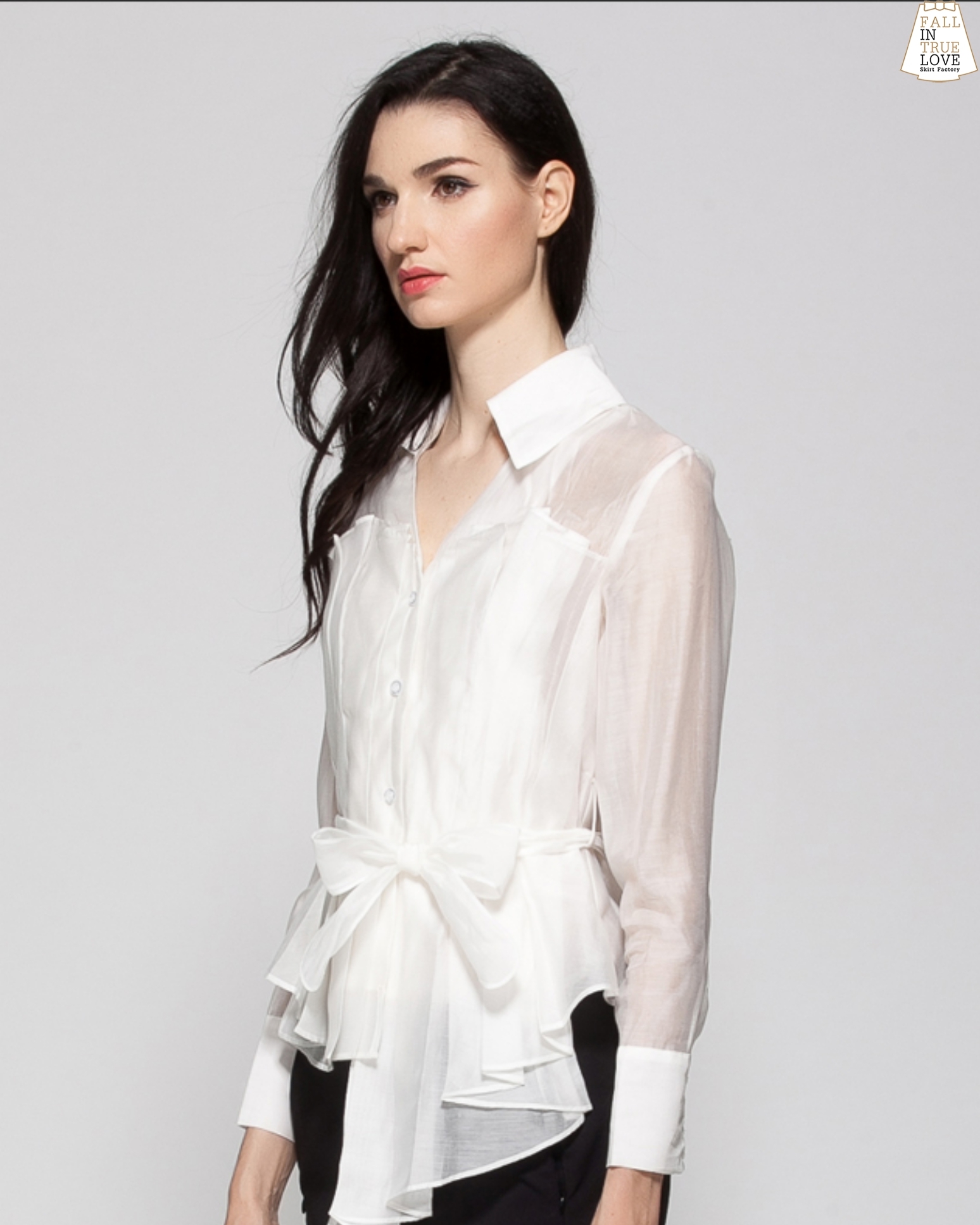 เสื้อแฟชั่น เสื้อเชิ้ตคอวีจับจีบทวิสต์ช่วงตัวรอบตัวหน้าหลังแบบเรียบหรู