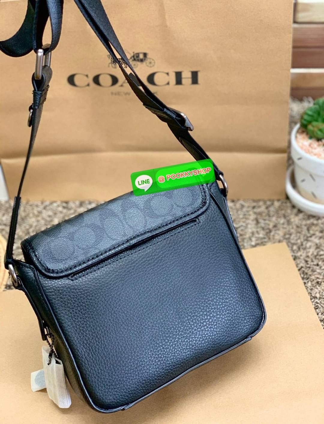 NEW ARRIVAL! COACH SULLIVAN FLAP CROSSBODY IN SIGNATURE ((C9870)) พร้อมส่งก่อนใคร! ทรง สวยเก๋ กระเป๋าสะพายแบบครอสบอดี้ร์ของคุณผู้ชายเค้าเลยค่ะ หนังแท้2แบบสวยงาม น่าใช้มากๆ ✔️รุ่นนี้พิเศษห้อยป้ายแแบรนด์ด้านข้างมาให้2ป้ายเลยค่ะ ด้านหน้ามีช่องซิปใส่มื