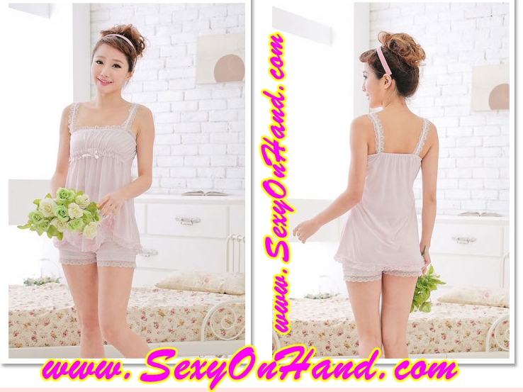 ชุดนอน คุณหนู ชุดนอนกางเกง ชุดนอน สายเดี่ยวแฟชั่น สีชมพูอ่อน เนื้อผ้ายืด เนื้อCotton ผสมสเปนเด็กซ์ (Spandex) อย่างดี แบบชุดน่ารัก ใสๆหวานๆ แต่งเว้าชายพร้อมติดขอบระบาย เนื้อผ้ามีน้ำหนัก ทิ้งตัว นุ่มลื่น สวมใส่เย็นสบาย แบบชุดคุณหนูลุคหวานมากๆเลยคะ