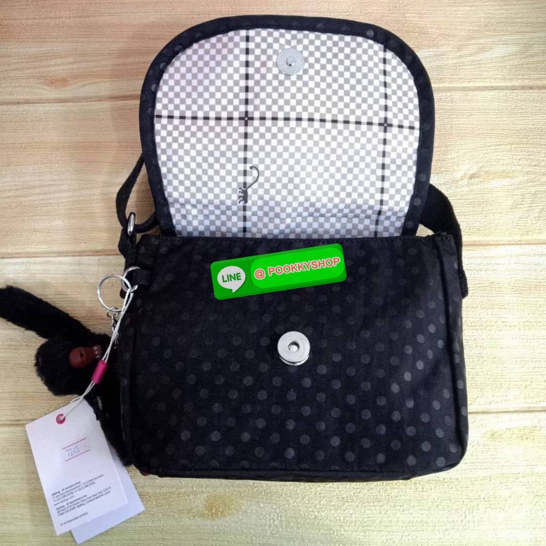 KIPLING SABIAN CROSSBODY MINI BAG กระเป๋าสะพายข้าง วัสดุ Nylon & Polyester 100% ขนาดเล็กกำลังน่ารัก เปิด-ปิดด้วยฝาปิดกระดุมแม่เหล็กและซิปแบรนด์ ด้านในมีแท็กแบรนด์