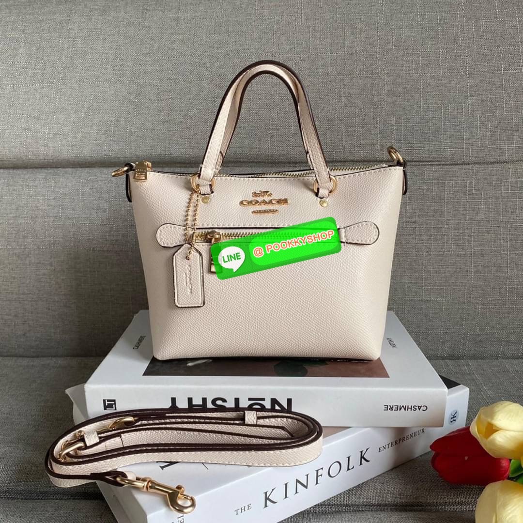Coach Mini Gallery Crossbody With Stripe Heart Print (coach ca793) กระเป๋าสะพายข้าง เทรนรุ่นเล็กมาแรงวัสดุหนังแท้ทั้งใบ เปิดปิดด้วยซิป มีช่องใส่บัตรเครดิต 2 ช่อง ซับในผ้า สายสะพายถอดได้ สามารถสะพายข้างหรือสะพายไหล่ได้