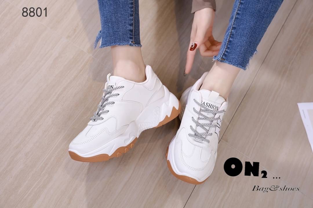 NY sneaker style ผ้าใบหนัง สไตล์แบรนด์ดัง งานน่ารัก ใส่สวยจริงอะไรจริง คู่นี้เก็บรักษาและทำความสะอาดง่าย ทนทานลุยน้ำได้ คะ สาวๆรักผ้าใบหนังต้องมีติดไว้เลยจ้า