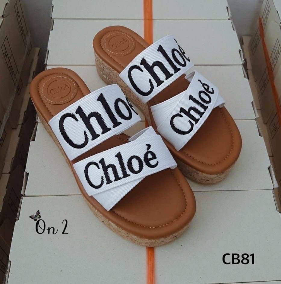 รองเท้าแตะChloé รุ่น Woody LOGO SLIDE SANDALรอบนี้งานเป็นส้นหนาสูง: 1.5" งานจริงใส่สวยมากค่ะ งานปังไม่ไหว งานสวม พื้นปั้ม ผ้านิ่ม ตราโลโก้ สวยมากกกก ก.ล้านตัว