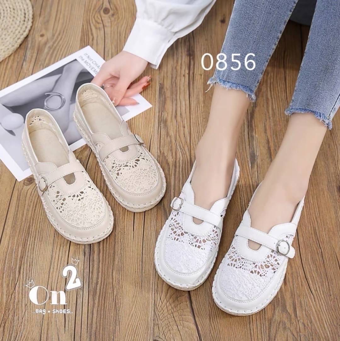 รองเท้าคัชชูลูกไม้แต่งสไตล์วินเทจ งานมาใหม่น่ารักเวอร์... คู่นี้ใส่แมทกับชุดได้ง่ายทั้งกางเกงและกระโปรงได้หมดทรงสวย