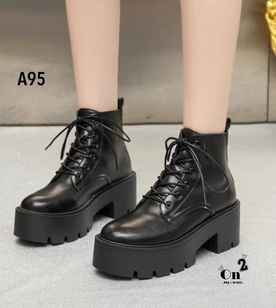 ลุคสนามบินออกบ้านทั้งทีรองเท้าต้องไม่ธรรมดาคร่า บูทส้นตึก เที่ยวเขา แค้มป์ปิ้งเดินป่า เช็คอินรีสอท หรือคาแฟ่สวยๆฟิวเมืองนอกเกร๋ๆ ถ่ายรูปสวยมากกและที่สำคัญบูทคู่นี้สวยแมทช์กับชุดได้ง่ายมากๆค่ะ