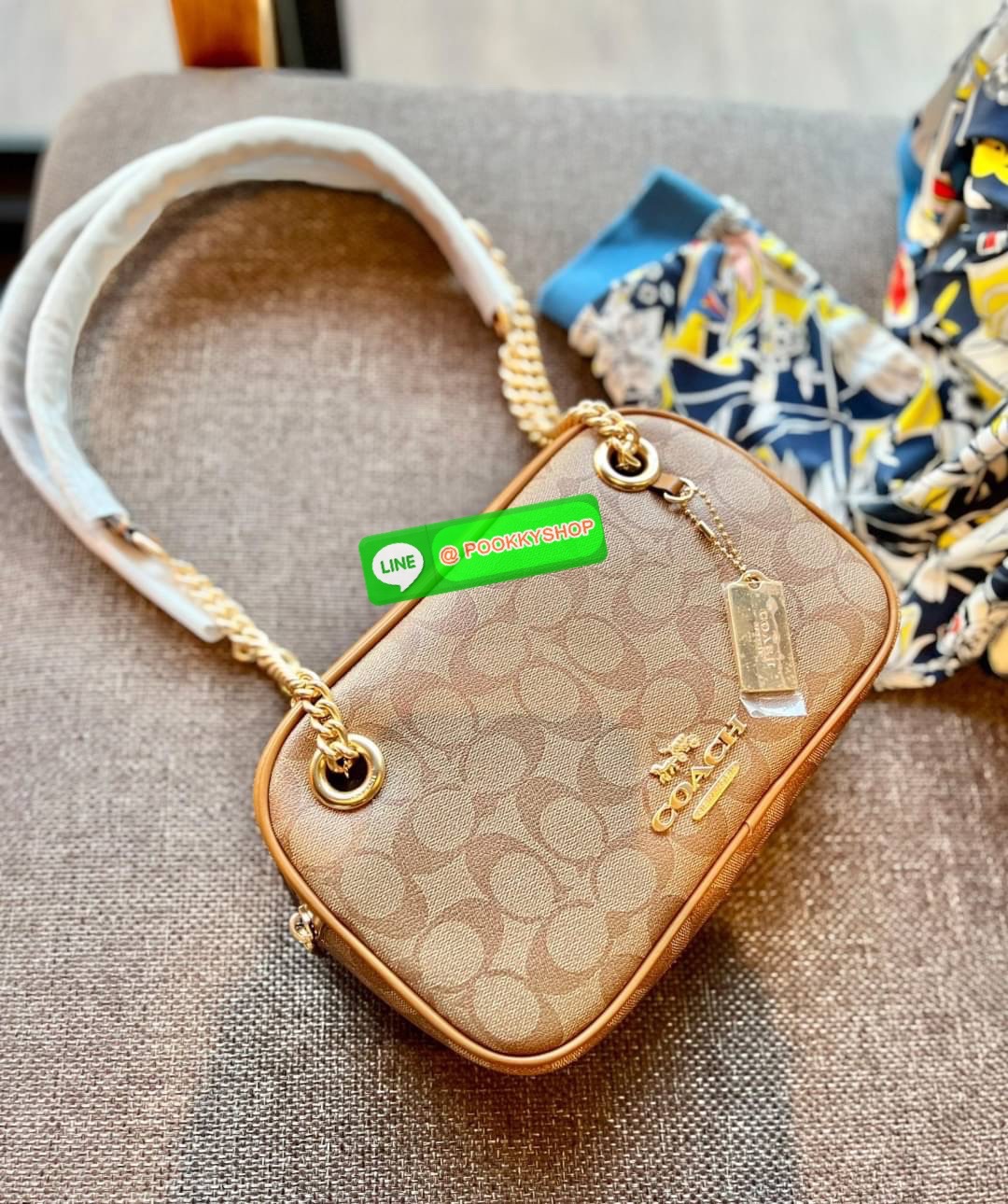 🆕🆕🆕 สวย หรู ดูดี ทางนี้จ้าสาวๆๆ สินค้าต้องมี ห้ามพลาด! COACH CAMMIE CHAIN SHOULDER BAG IN SIGNATURE ((C8149)) 🌟พร้อมส่ง จำนวนจำกัด ก่อนหมด! กับกระเป๋าหิ้วหรือสะพายไหล่ สายสะพายไหล่ในตัวแบบโซ่มีหนังรองบ่า สวยงามมากๆค่ะ หนังแ