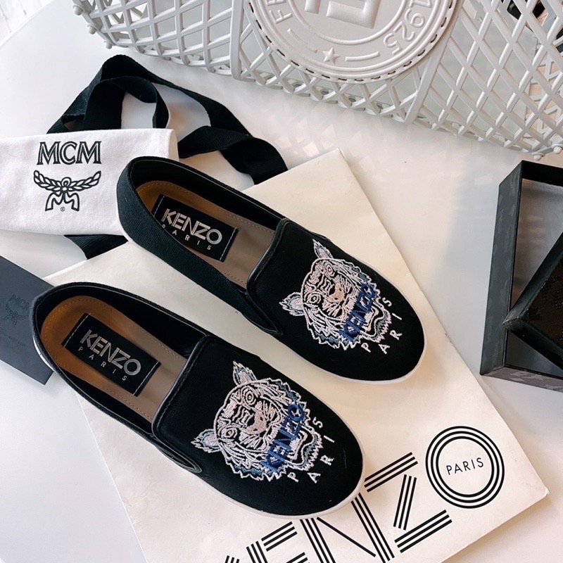 แบบขายดี พร้อมส่ง รีพีทอีกรอบคะ รองเท้าคัทชู Kenzo วัสดุทำจากผ้าแคนวาสปักหน้าเสือ พื้นรองเท้าเป็นยางซิลิโคน ใส่ดีน่ารัก