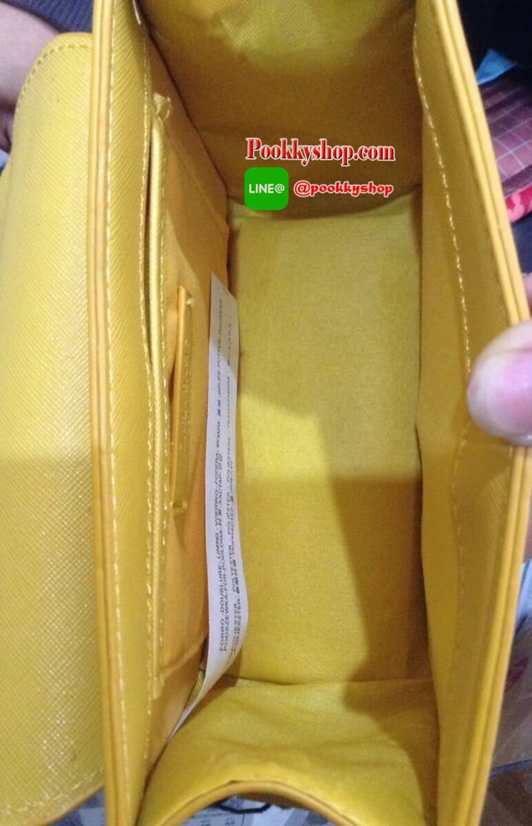 Don't Miss! Best Seller! ZARA CROSSBODY WITH 2STRAPS กระเป๋าถือหรือสะพายทรงคลัชรุ่นยอดนิยมวัสดุหนัง Saffiano อยู่ทรงสวยหรูสไตล์ PRADA แข็งแรงทนทาน ดีไซน์เก๋ไม่ซ้ำใคร เปิดปิดด้วยตัวล๊อคเอกลักษณ์ของ ZARA ภายในมีโลโก้ สามารถใส่มือถือ iphone7+ ได้ โดดเด่