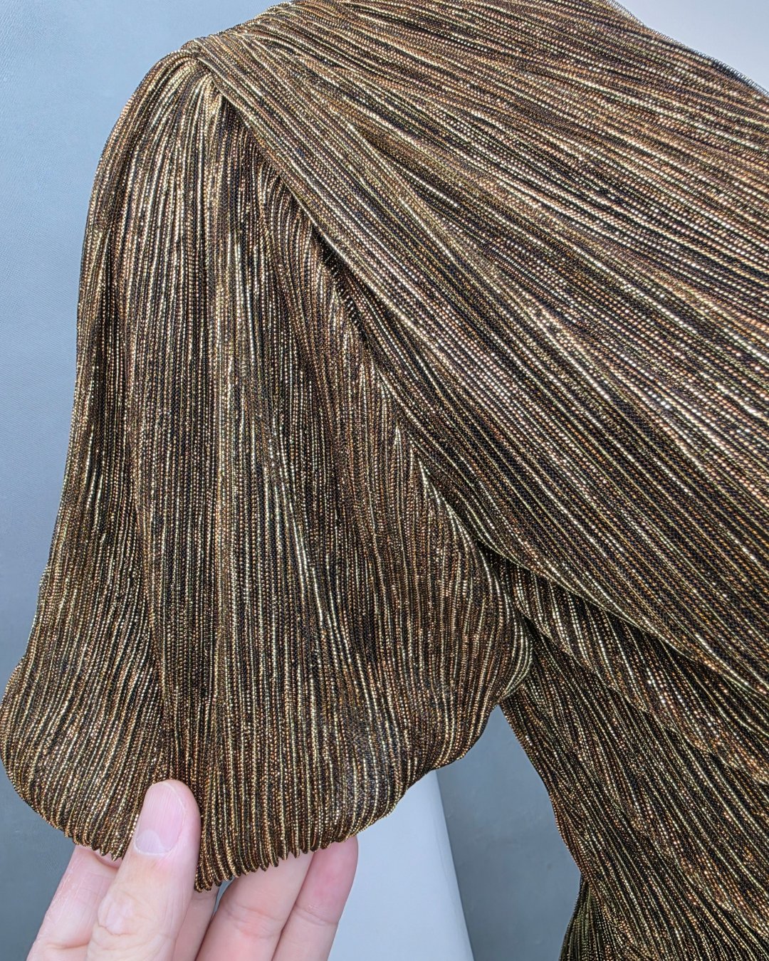 เดรสแฟชั่น เดรสเสื้อคอป้าย แขนบอลลูน กระโปรงเฉลียงทรงเข้ารูป ต่อจีบรูด