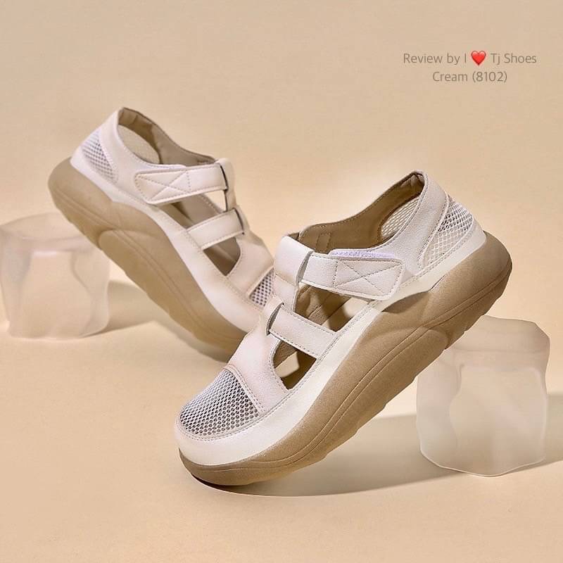 !! พร้อมส่งรองเท้าเพื่อสุขภาพนำเข้าสวยเก๋ขายดีมากๆ !!! - รุ่นนี้ใส่ดีมาก ใส่เดินสบาย - มีรูระบายอากาศ ใส่แล้วเท้าไม่อับ - สายสามารถปรับให้กระชับได้ - ส้นยางคุณภาพดีกันลื่นและช่วยซัพพอต์เท้าได้ดี - จับแมทกับชุดง่าย ใส่แล้วดูเกร๋ดูน่ารักมากๆ - ทางร้านถ่ายรู