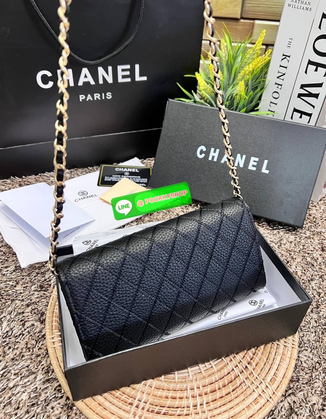 New in! สวยกริปมากๆค่ะ สาวๆที่มีบัตรเยอะๆหรือชอบพกเงินสดเยอะๆ แนะนำรุ่นนี้เลยค่ะ ไม่ผิดหวังแน่นอน CHANEL CHAIN WALLET//CLUTCH BAG ((vip gift ตปท)) พร้อมส่ง บอกเลยน้องสวย ไร้ที่ติเลยค่า! กับกระเป๋าสะพายแบบครอสบอดี้ร์หรือถือแบบคลัทเป็นกระเป๋าเงินเก๋ๆได้เลยค