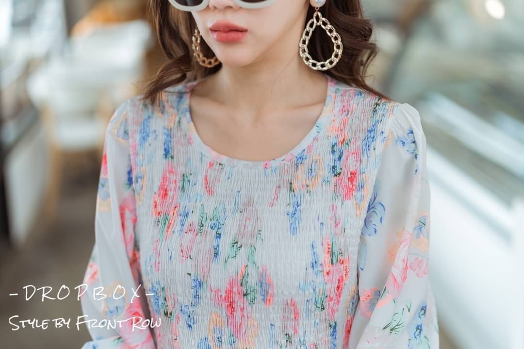 DROPBOX Style by Front Row Sweet Flora On Maxi Dress หวานๆกับเดรสพิมพ์ลายดอกไม่รุ่นนี้ ผ้าใส่สบายมากๆ ทรงปล่อยๆ ช่วงอกด้านหน้าสม๊อกปล่อยชายบาน น่ารักหวานมากๆ