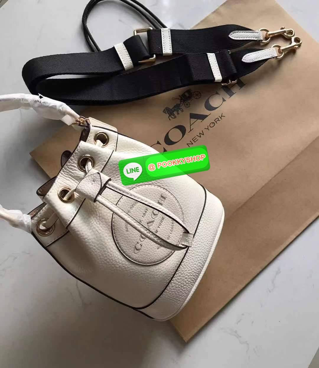 New arrival! 🌈น้องใหม่ล่าสุด สวยหรู ดูดีมากๆค่ะ! COACH DEMPSEY DRAWSTRING BUCKET BAG ((C4100//C4102)) พร้อมส่งที่ไทยค่ะ! กระเป๋าทรงขนมจีบ หนังแท้นิ่มสวยมากๆค่ะ จุดเด่นด้านหน้าปั้มโลโก้แบรนด์ ปากกระเป๋าแบบหูรูดใช้งานง่าย ภายในสามารถใส่ของจำเป็นในชี