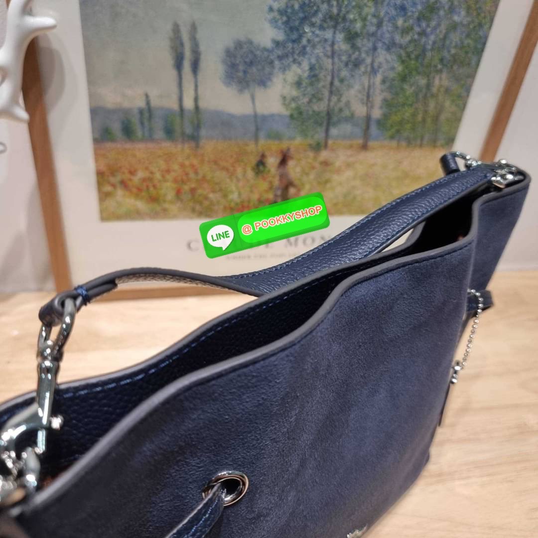 COACH CM091 ANDY CROSSBODY Details คอลสุดฮิต ดีไซน์สุดฮอต ให้สาวๆได้สวยหรู ดูแพงก่อนใคร กับกระเป๋าสะพายข้างขนาดกำลังสวย ดีไซน์ไม่เกร่อ มีดีเทลรูดเก็บปากกระเป๋า ปรับเปลี่ยนทรงได้เลย กิมมิคล้วนๆ ปากกระเป๋ามีกระดุมแม่เหล็กปิดกันของหล่นได้ ภายในโล่งกว้าง เลิศ