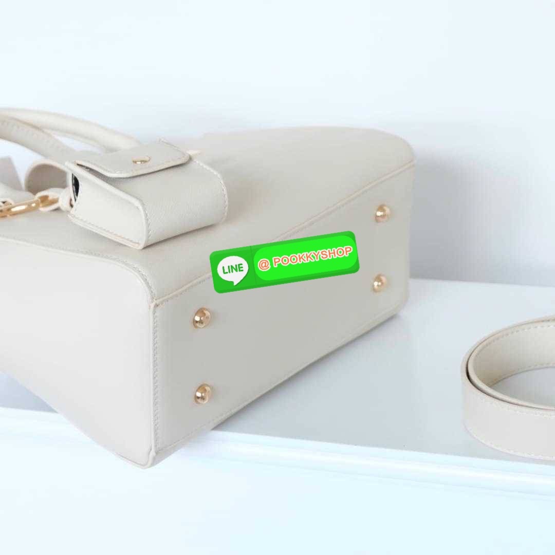 สินค้าเข้าใหม่ กระเป๋า Handbag ฟังชั่นครบที่อยากแนะนำ 👜 KEEP รุ่น ‘ 𝗩𝗔𝗟𝗘𝗡 HANDBAG ‘ **พิเศษ !! รุ่นนี้ตัวกระเป๋าทำจาก หนัง Microfiber ลาย Epsom ที่เป็นพื้นผิวสัมผัสมีลายตารางเล็กน้อย สวยหรู ทนทาน น้ำหนักเบา