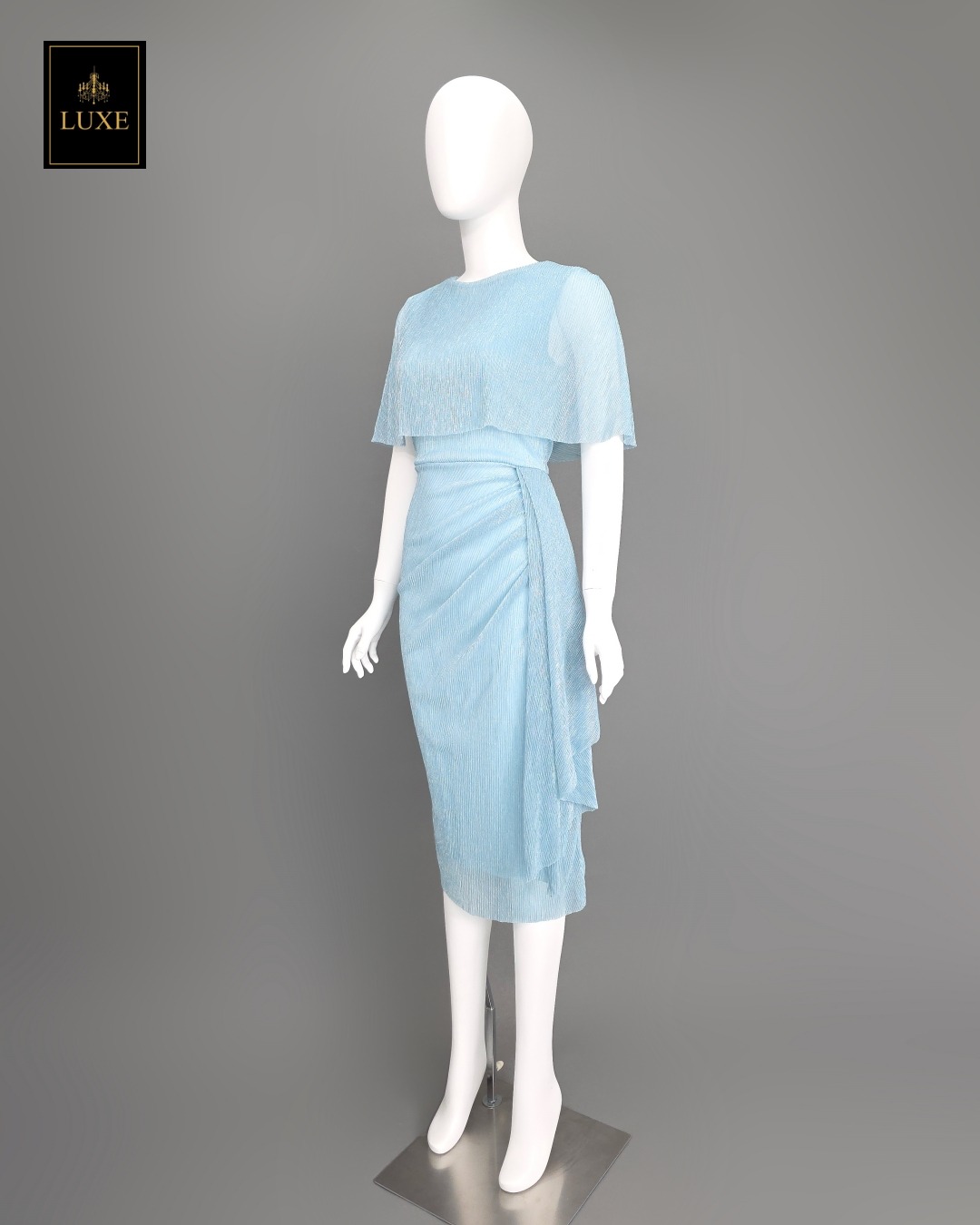 เดรสแฟชั่น เดรสเสื้อคอกลมแขนกุด ดีเทลเป็นเสื้อคลุมไหล่ในตัว