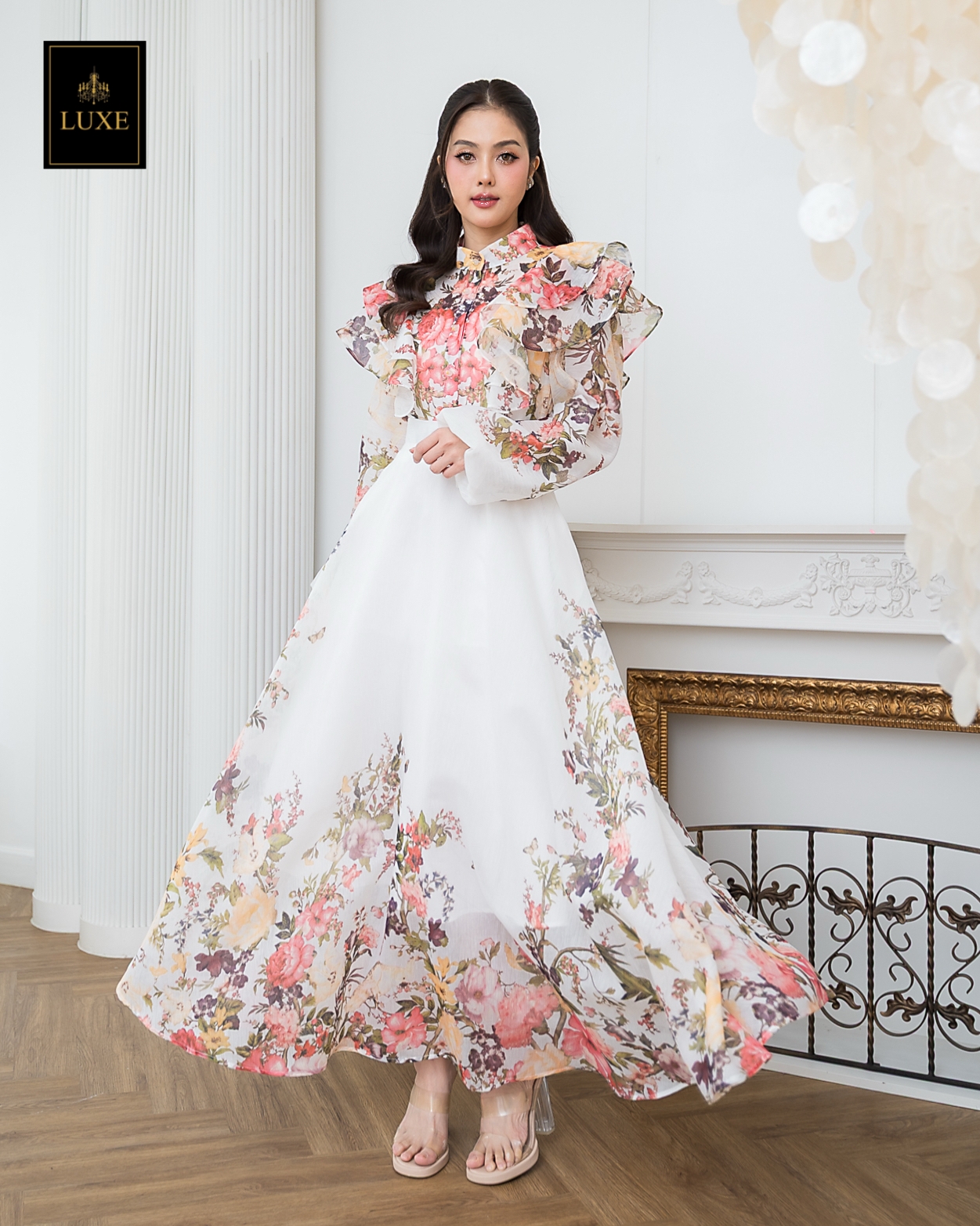 ชุดเซทแฟชั่น เซ็ตเสื้อคอกลมแขนยาว+กระโปรงยาว แต่งระบายตัวเสื้อหน้าและหลัง