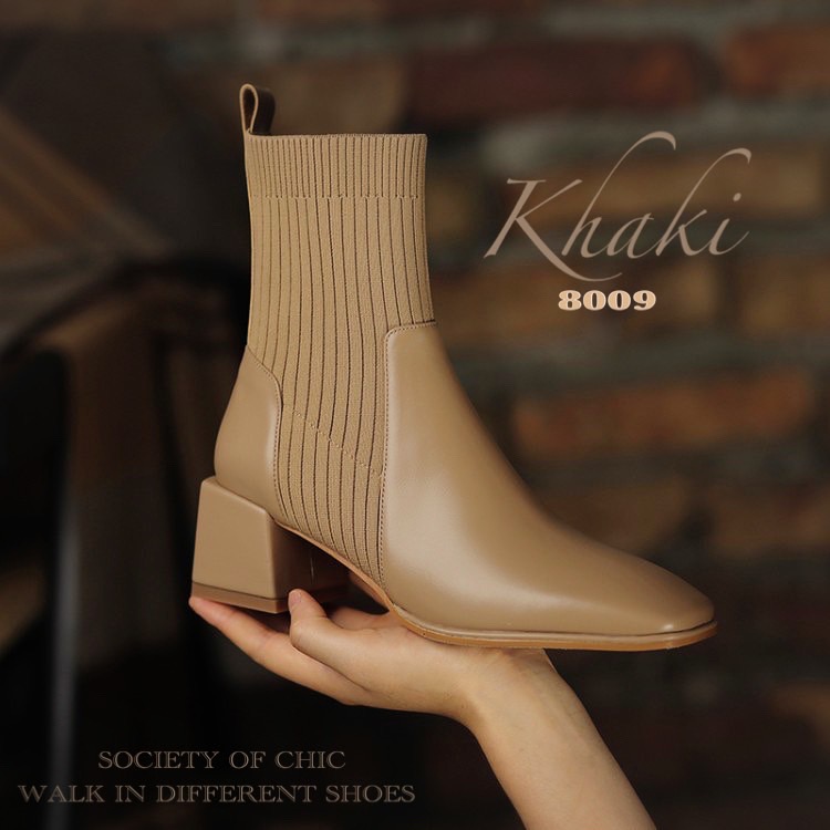 มันต๊าช!!มากแม่ เดินสับ แบบเฟียสๆ ให้เฉิดฉาย สไตล์สาวมั่น เดินในก็สวย เดินนอกก็แซ่บ! รองเท้าบูท ที่ใส่ง่ายเข้ากับทุกชุด ยีนส์ กระโปรง เดรส คาฟงคาเฟ่ ก็ไปได้หมด สูง 5.3 cm น้ำหนักเบา สวมใส่ง่าย เชิ่ดๆเริสๆ พร้อม เซลฟี่ โพสท่าสวยๆ กันได้เลยคร้า