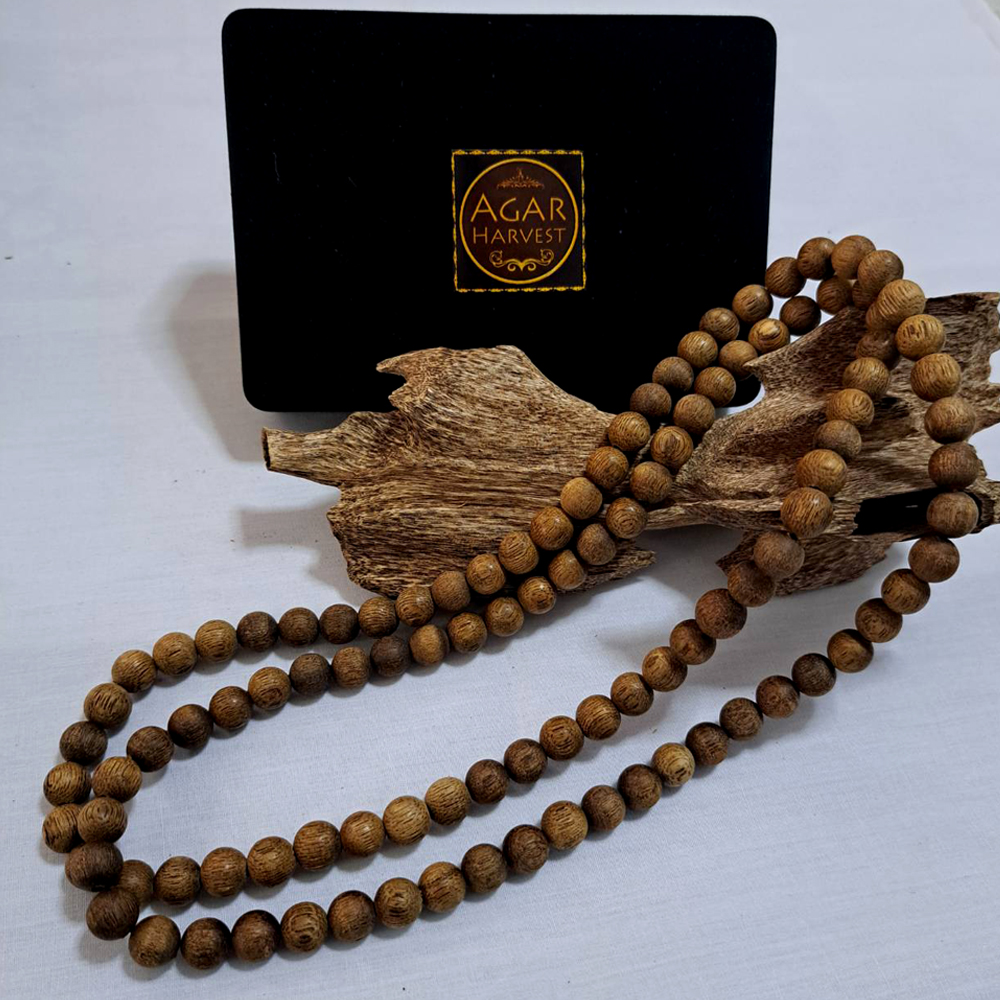 สร้อยคอ ลูกปัด ลูกประคำ มาลา จากแก่นไม้หอมกฤษณา ในกล่องกำมะหยี่ สวยหรู (108เม็ด 10มิล) Agarwood Beads Necklace with Box (108 Beads) 10mm / Mala, Rosary 1 Unit