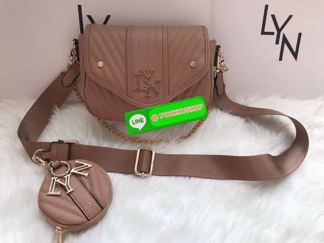 กระเป๋า Lyn สะพายข้าง แถมใบลูก คอลเล็คชั่นใหม่ ซื้อ 1 ได้ถึง 2