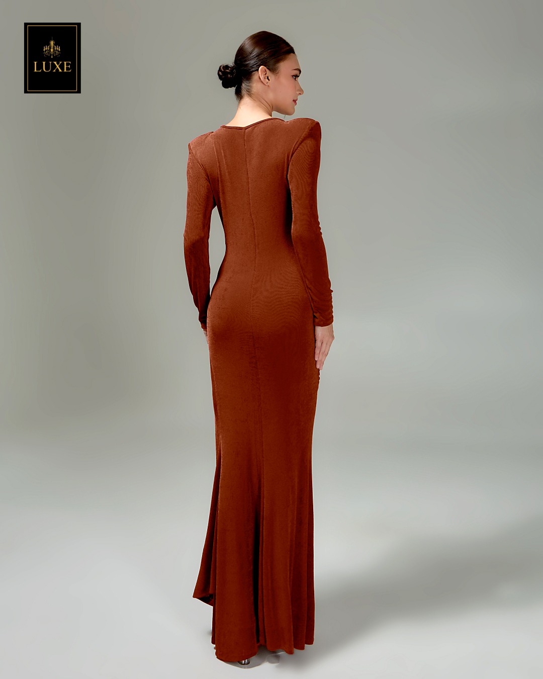 เดรสแฟชั่น แม็กซี่เดรสเสื้อคอกลมแขนยาว เสริมไหล่ กระโปรงยาวคลุมข้อเท้า