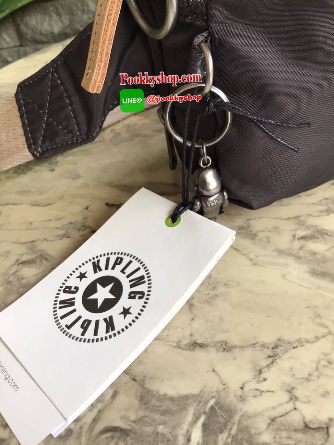 Kipling Yoku Medium Crossbody bag convertible to waistbag กระเป๋าคาดอกและสะพายข้าง คอลเลคชั่นใหม่ล่าสุดจาก Part of the Edgeland Plus วัสดุ100% polyester วัสดุกันน้ำ สีสันสไตล์วินเทจ ดูเป็นเอกลักษณ์ น้ำหนักเบา สะพายแล้วคล่องตัว ภายในกว้าง ใส่กระเป๋าเงินใบย