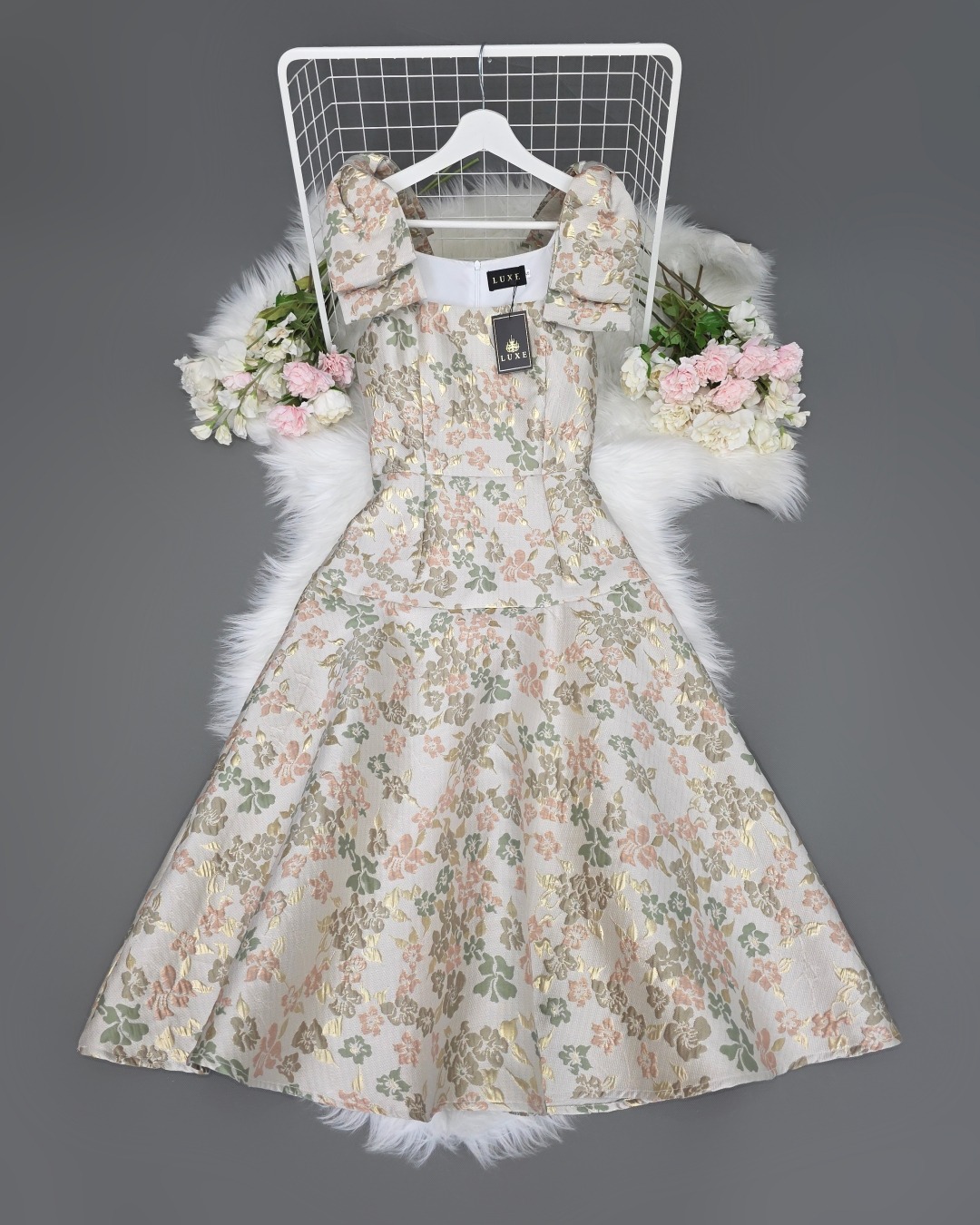 เดรสแฟชั่น เดรสเสื้อกล้ามแขนกุด กระโปรงบาน