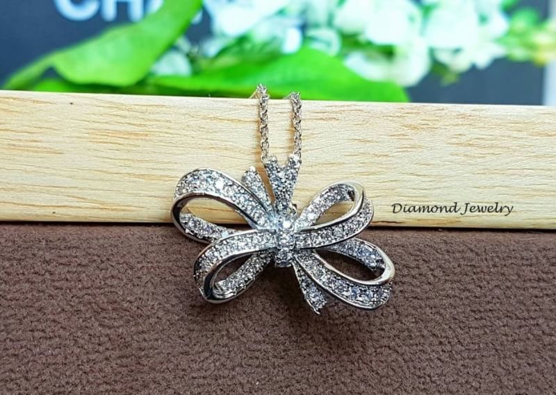 New Arrival !!! เซตต่างหู+สร้อยคอ งานเพชร CZ แท้ค่ะ ดีไซน์โบว์สวยมากกกกกกกกกกกกก เพชรวิ้งวาววับสวยหรู งานรุ่นนี้การันตีความสวย น่ารักเลยนะคะ งานเป็นเพชรฝังMicro setting วิ้งๆสวยแบบนี้ ใส่ออกงานชิคๆหรือใส่ไปเที่ยวชิลๆ ไม่ผิดหวังแน่นอนคะ