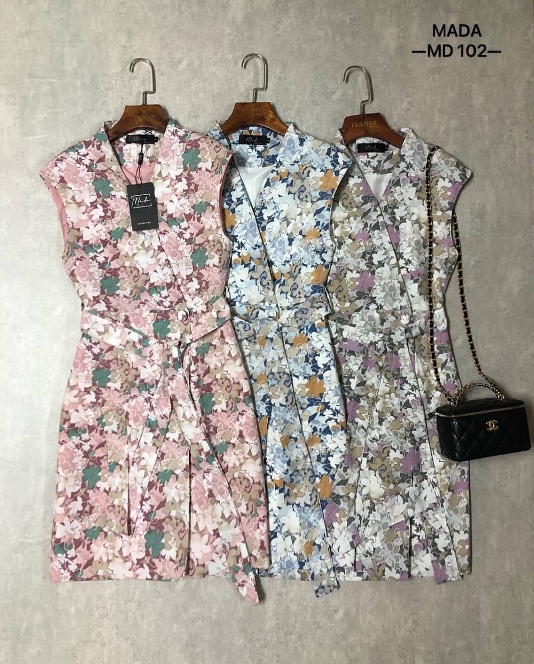 Dress ผ้าลายทรงป้ายหน้า ผูกเอวเก๋ๆ รุ่นนี้ใส่เป็นเดรสตัวเดี่ยวหรือจะใส่เป็นเสื้อคลุมปล่อยๆก็เก๋ งานดี 👍🏻 เย็บติดซัปในทั้งตัว