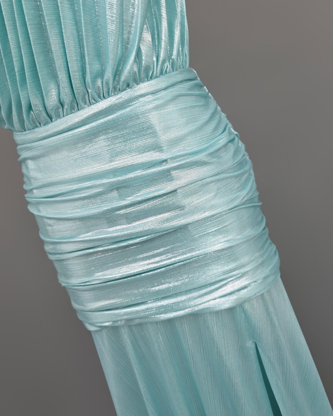 เดรสแฟชั่น แม็กซี่เดรสเสื้อไหล่เดียวอัดพลีท กระโปรงเข้ารูปตรงสะโพก